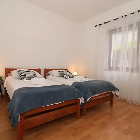 Apartment Apartman Nebo